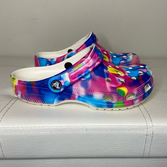 Crocs Classic Solarized Tie Dye Clog Size 7 Pink Purple Blue Yellow - Picture 2 of 8